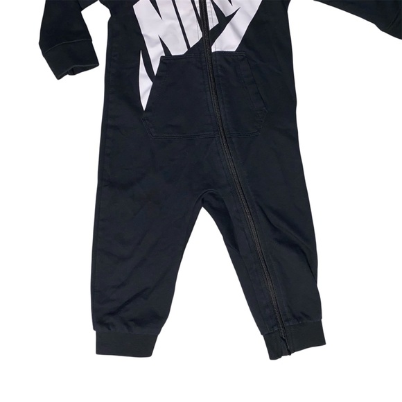 Nike 18M Black and White Hooded Onesie with Full Length Zipper - Picture 3 of 8